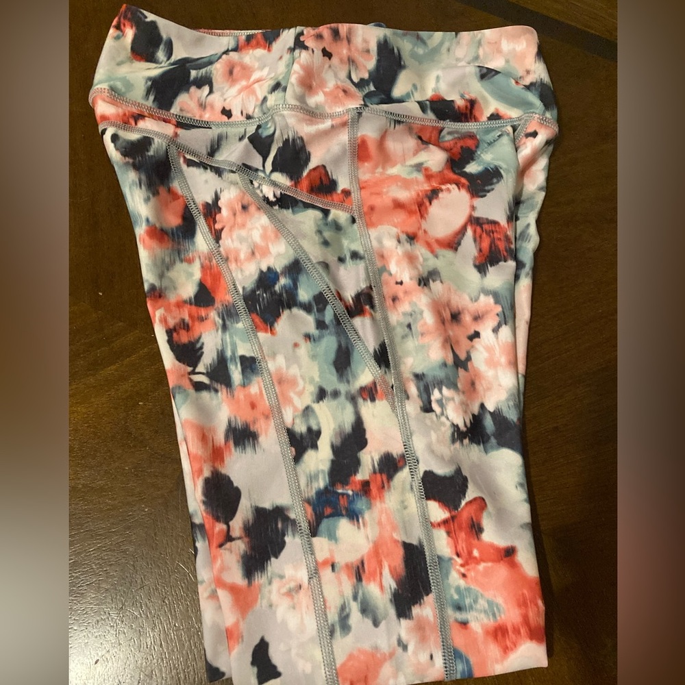Women’s Size M American Eagle outfitters Floral Leggings - Picture 5 of 10